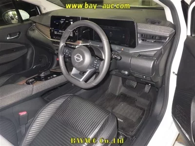 Nissan AURA