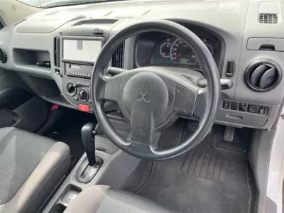 Mitsubishi LANCER VAN