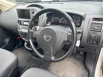Nissan LAFESTA