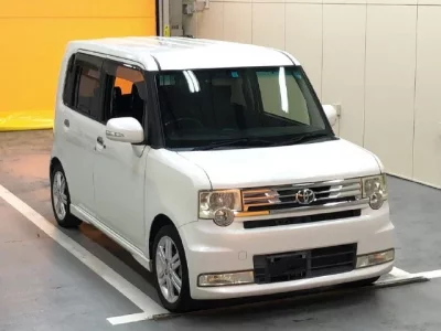 Toyota PIXIS SPACE