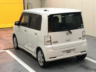 Toyota PIXIS SPACE