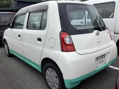 Daihatsu Esse