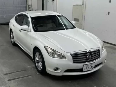 Nissan FUGA