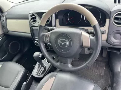Mazda VERISA
