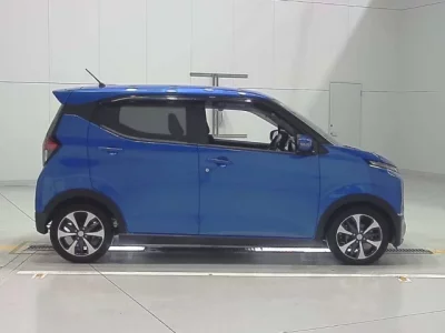 Mitsubishi EK X