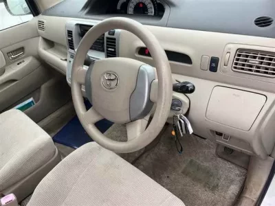Toyota RAUM