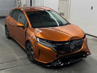 Nissan AURA