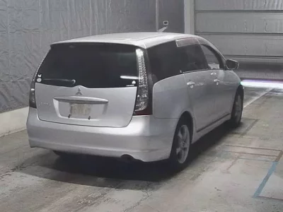 Mitsubishi GRANDIS