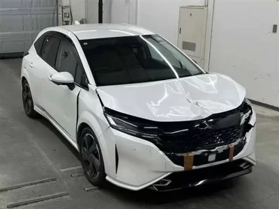 Nissan AURA