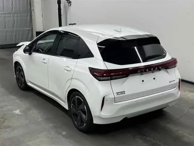 Nissan AURA