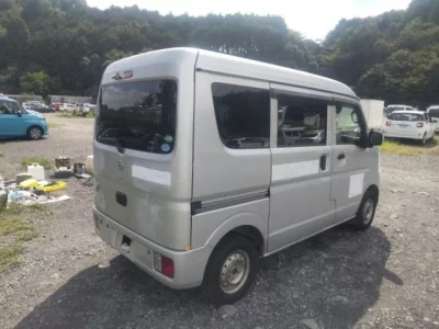 Nissan CLIPPER VAN