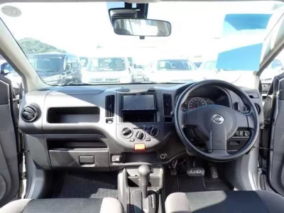 Nissan AD