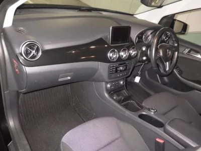 Mercedes-Benz B CLASS