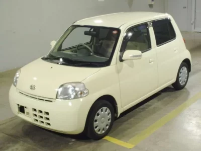 Daihatsu Esse