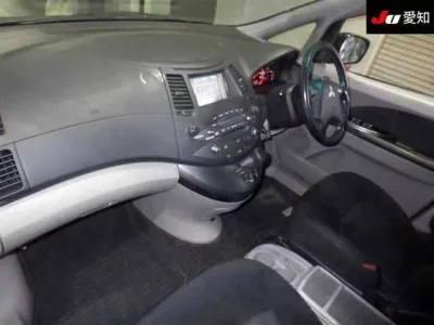 Mitsubishi GRANDIS