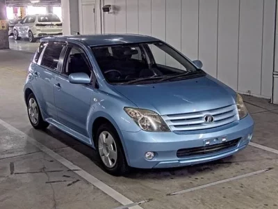 Toyota IST