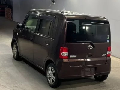 Toyota PIXIS SPACE