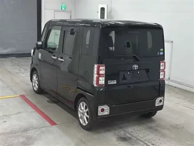 Toyota PIXIS MEGA