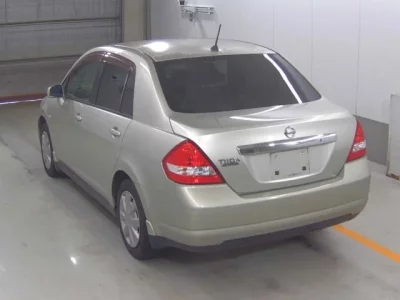 Nissan TIIDA LATIO