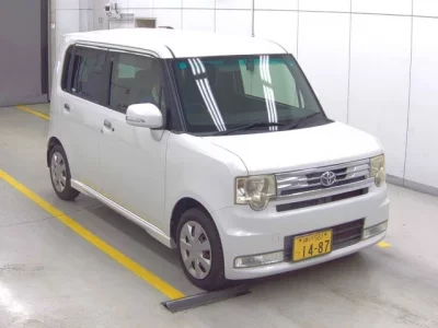 Toyota PIXIS SPACE