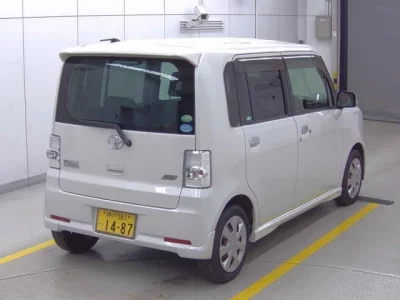 Toyota PIXIS SPACE
