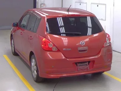 Nissan TIIDA