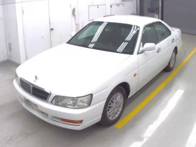 Nissan LAUREL