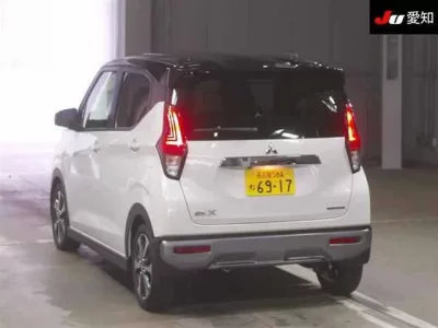 Mitsubishi EK X