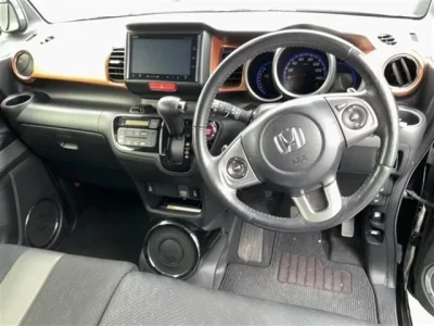 Honda N BOX SLASH