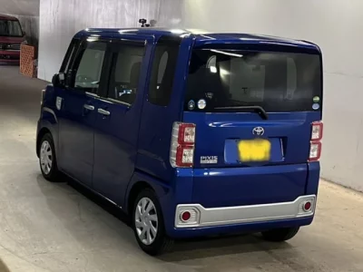 Toyota PIXIS MEGA