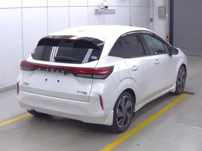 Nissan AURA