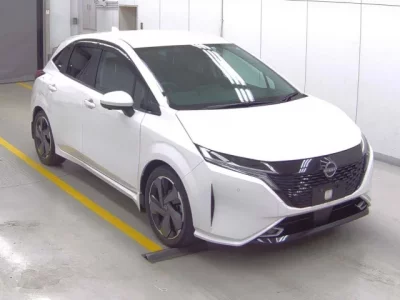 Nissan AURA