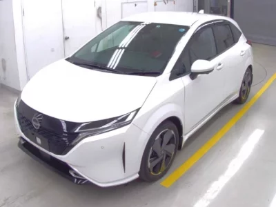 Nissan AURA