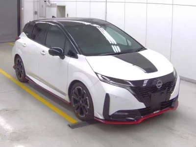 Nissan AURA