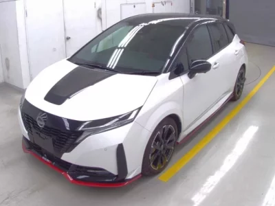Nissan AURA