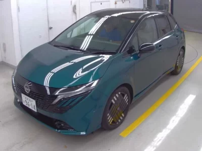 Nissan AURA