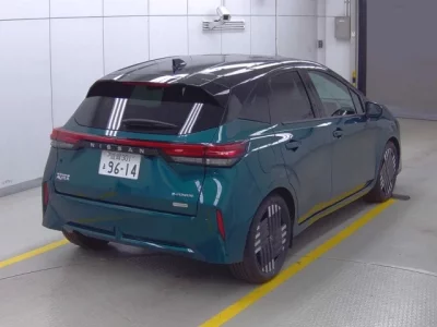 Nissan AURA