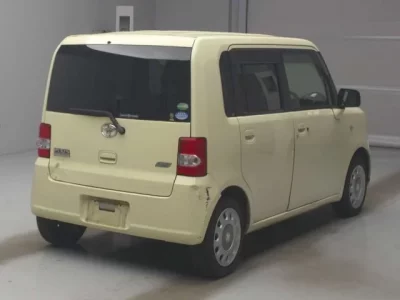 Toyota PIXIS SPACE