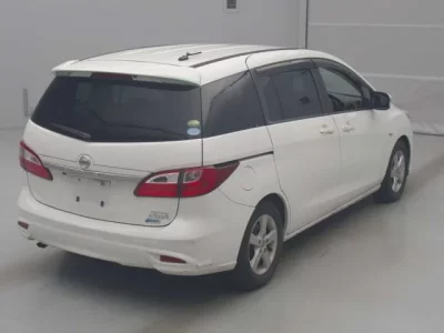 Nissan LAFESTA