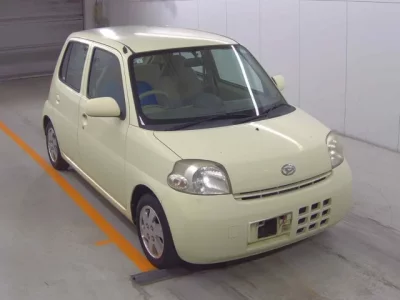 Daihatsu Esse