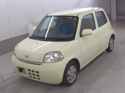 Daihatsu Esse