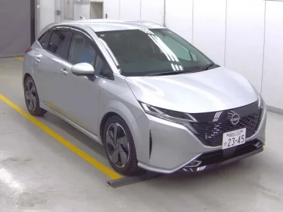 Nissan AURA