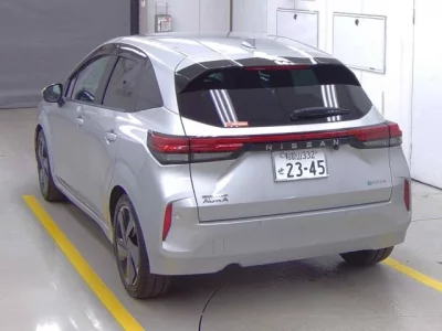 Nissan AURA
