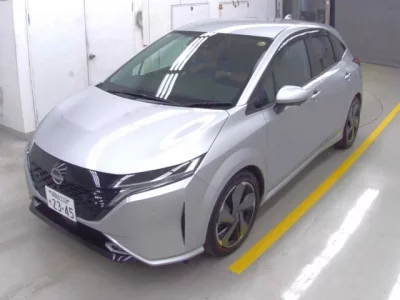 Nissan AURA