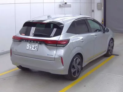 Nissan AURA