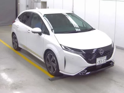 Nissan AURA