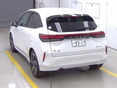 Nissan AURA