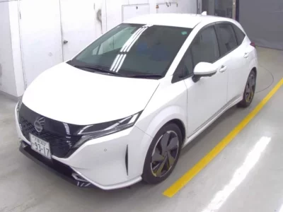 Nissan AURA