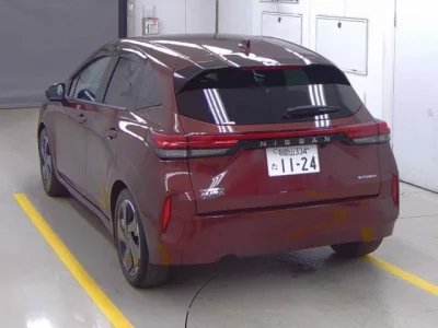 Nissan AURA