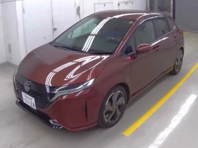 Nissan AURA